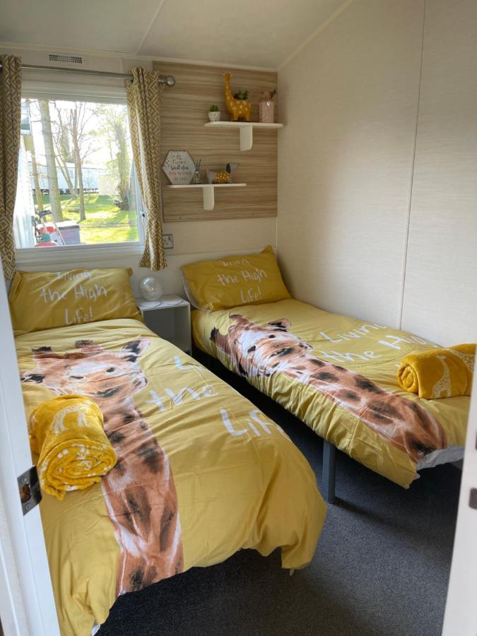 Holiday Home Breaks At Tattershall Lakes Coningsby Exterior photo