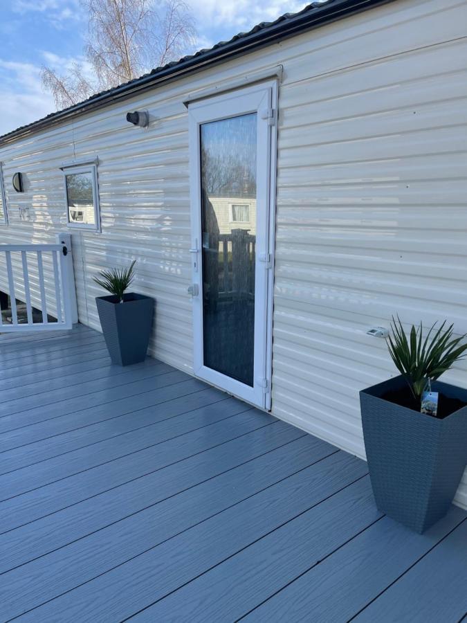 Holiday Home Breaks At Tattershall Lakes Coningsby Exterior photo
